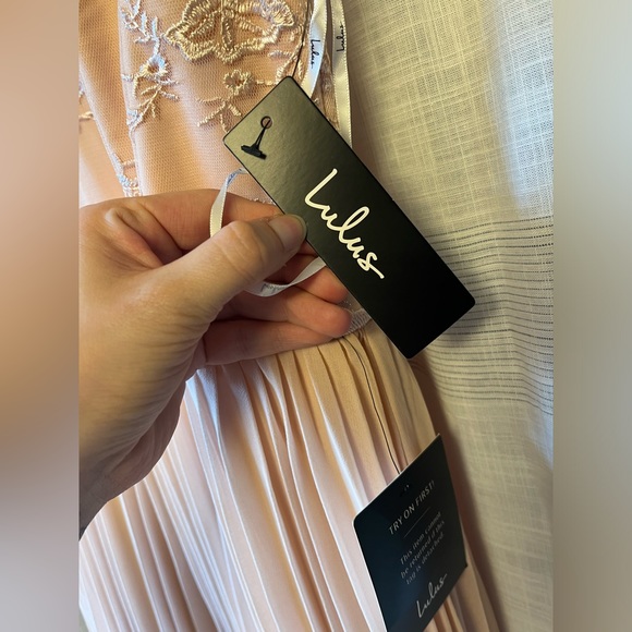 Petals and Pleats Blush Pink Lace Pleated Maxi Dress
Lulus Small Bridesmaid Prom - Picture 10 of 14